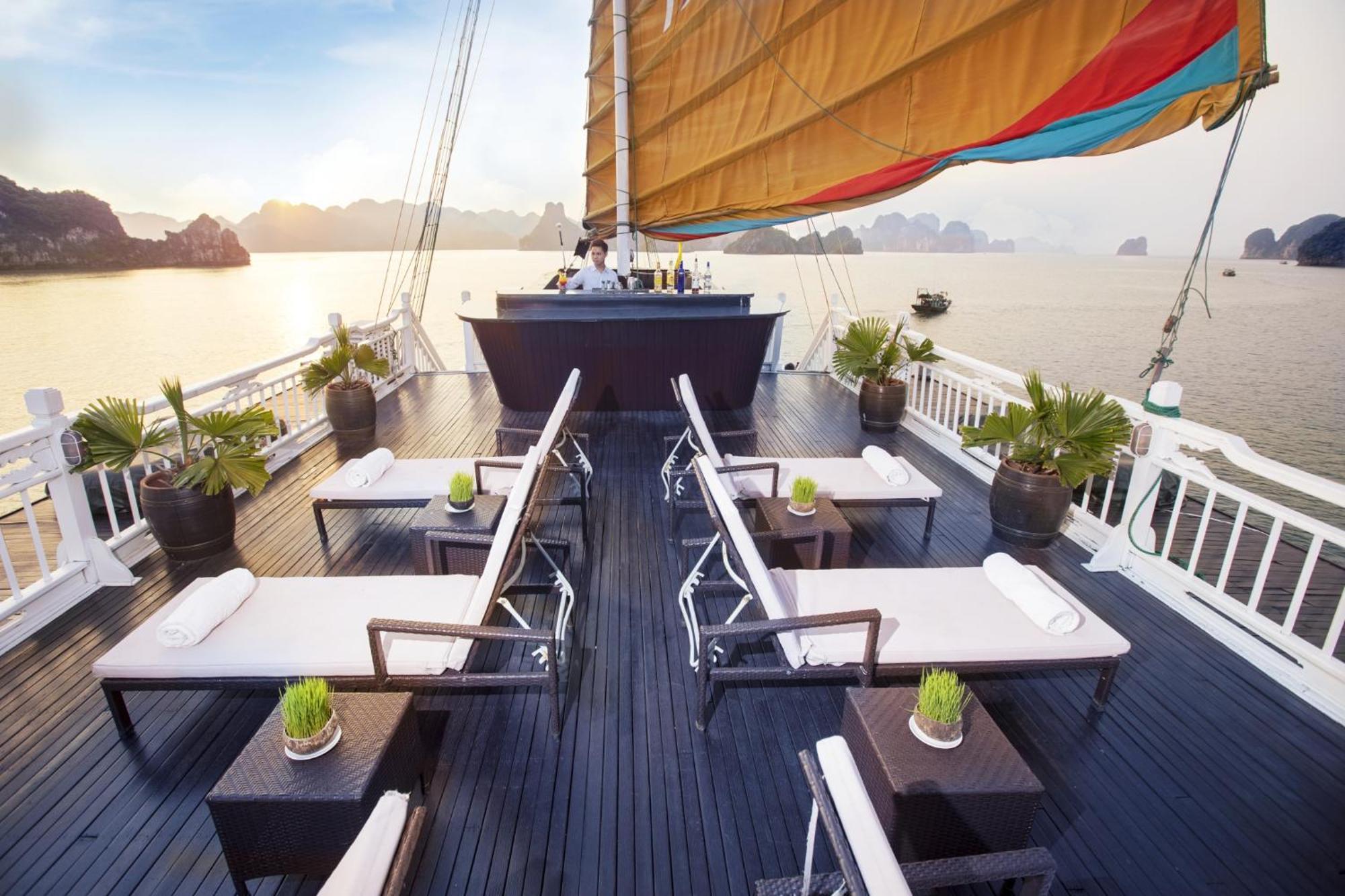 Hera Grand Luxury Cruise Халонг Экстерьер фото