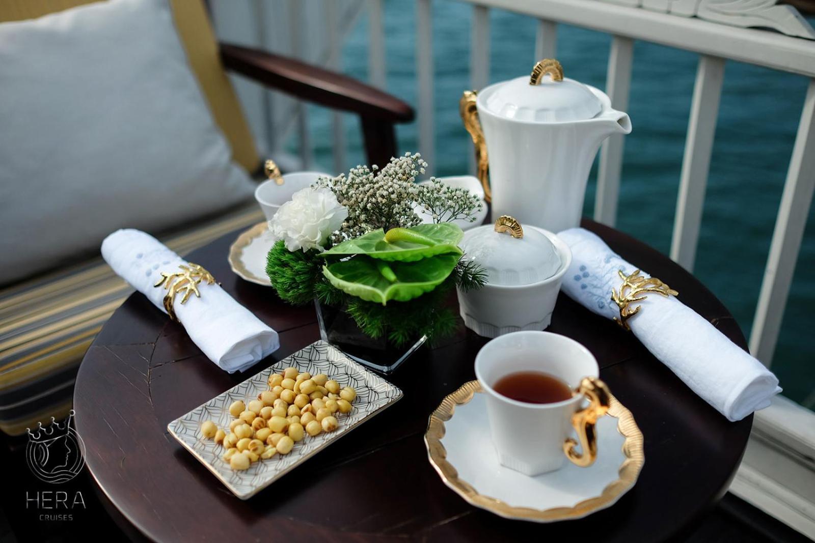Hera Grand Luxury Cruise Халонг Экстерьер фото