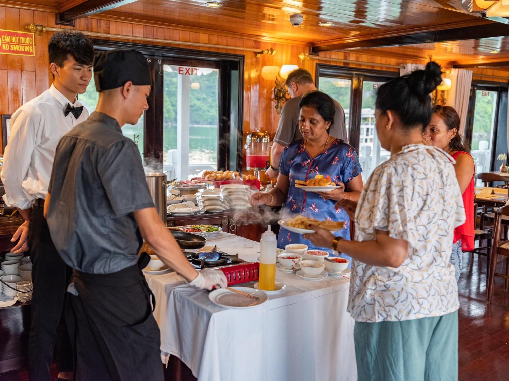 Hera Grand Luxury Cruise Халонг Экстерьер фото