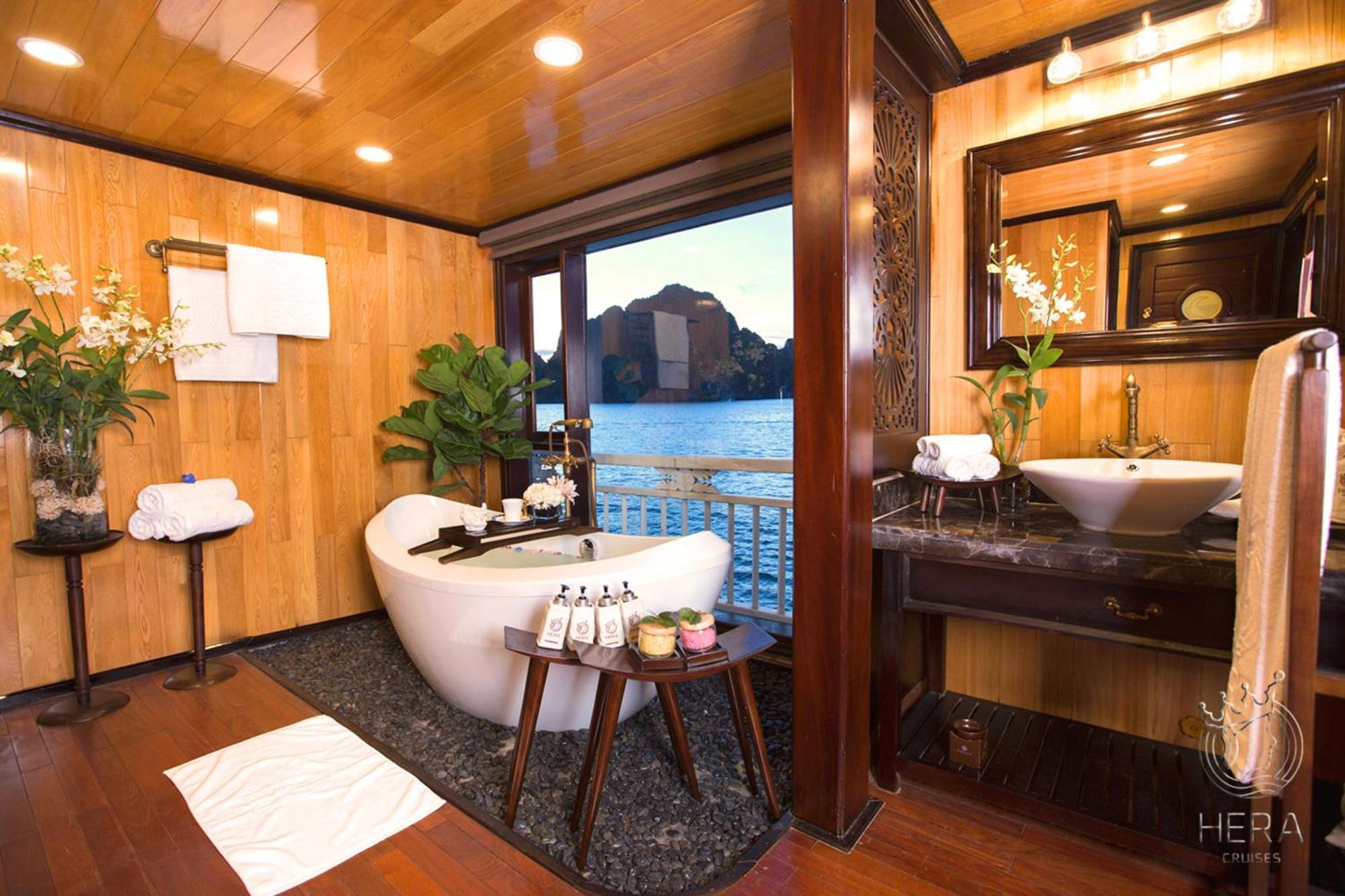 Hera Grand Luxury Cruise Халонг Экстерьер фото